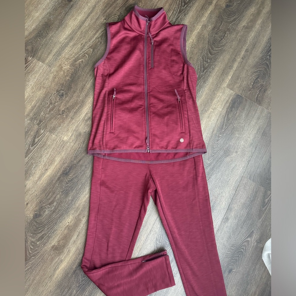 New! T by Talbots air knit stretch 2-piece vest & leggings set